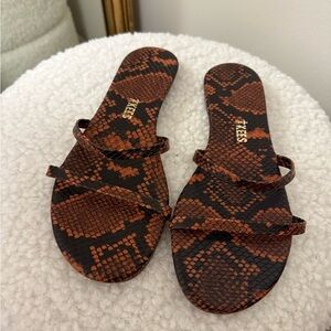 TKEES® & Madewell Gemma Vegan Leather Sandals Snake Embossed NEW w/o tags